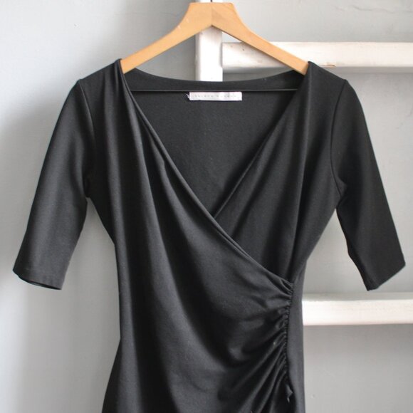 Susan Monaco Black Ruched Faux Wrap Crossover Short Sleeve Mini Dress sz Medium - Picture 5 of 6